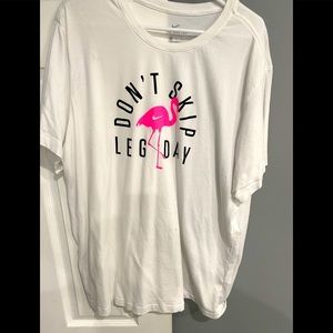 Nike Men’s graphic Tee XXL
